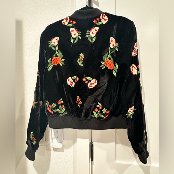 Alice + Olivia Black Bomber Jacket with Floral Embroidery - Picture 6 of 6
